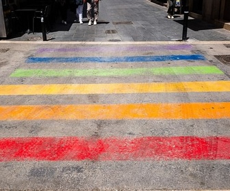 Replay Où en sont les droits LGBTQ+ en Europe ? - ARTE Europe l'Hebdo