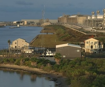 Replay ARTE Journal - A Freeport, les habitants sous la menace permanente du terminal de GNL