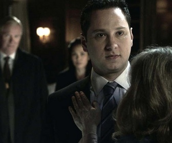 Replay Murder - S6 E9 - C'est toi la taupe ?