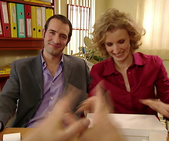 Replay Un gars, une fille - S3E134 - Chez le comptable