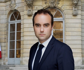 Replay Sébastien Lecornu à Matignon : la passation de pouvoir