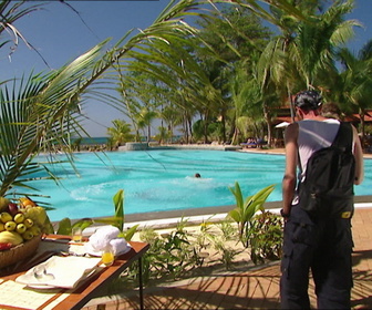 Replay Un gars, une fille - S5E77 - À l'île de Sainte-Anne (7)