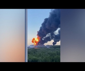 Replay Explosion dans un terminal pétrolier russe à Saint-Pétersbourg après une attaque de drone ukrainien