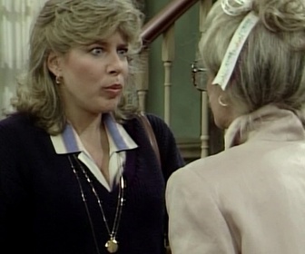 Replay Madame est servie - S01 E22 - Le premier baiser