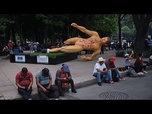 Replay Des statues de joueurs du Mondial renversées lors d'une manif à Mexico
