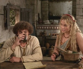 Replay La petite histoire de France - C'est pas grave / Boys don't cry / Complot silencieux / Début de boissons