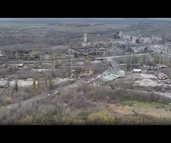 Replay Images de drone montrent Pokrovsk, Russes et Ukrainiens se disputent une ville clé de Donetsk