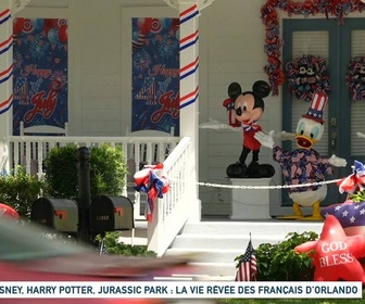 Replay Un jour, un doc - Disney, Harry Potter, Jurassic Park : la vie rêvée des Français d'Orlando (2/2)