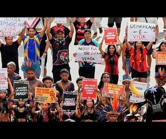 Replay Brésil : les marches autochtones à Brasilia entrent dans leur troisième jour pour les terres