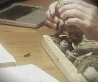 Replay Le mystère d'Oak Island : la course au trésor - S3E6 - Gravé dans la pierre