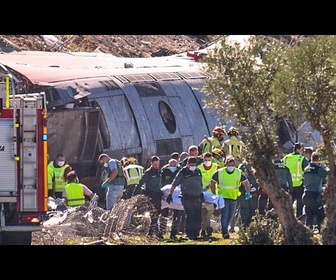 Replay Espagne : les secours fouillent les carcasses des trains