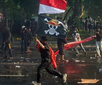 Replay Le drapeau pirate, nouvel emblème de révolte - Le dessous des images