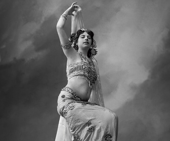 Replay Sous les jupons de l'Histoire - S6E2 - Mata Hari