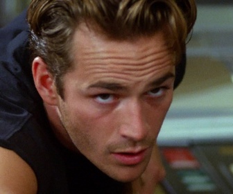 Replay Beverly Hills, 90210 - S05 E08 - Dépendance