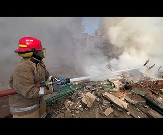 Replay Immeuble s'effondre au sud du Liban après une frappe israélienne