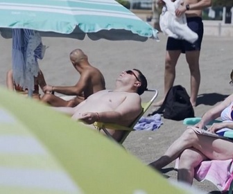 Replay ARTE Journal Junior - Dossier : les vacances, ça sert à quoi ?