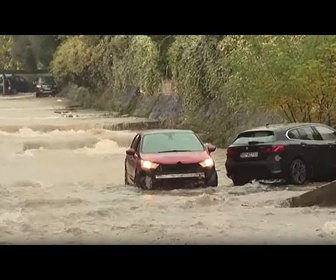 Replay Monténégro: des inondations emportent des voitures après de fortes pluies