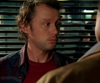 Replay Central nuit - S03 E06 - Rien ne va plus