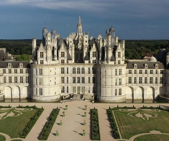 Replay Tour Eiffel, Chambord, Opéra Garnier et locomotives : e=m6 à la découverte des stars de notre patrimoine !