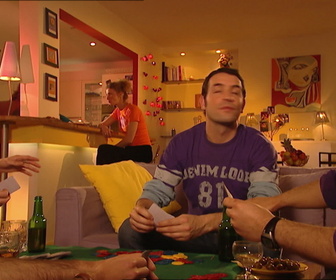 Replay Un gars, une fille - S4E59 - Soirée avec les copains et les copines