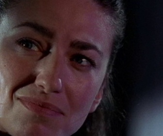 Replay Farscape - S02 E03 - Le Pouvoir de la pierre