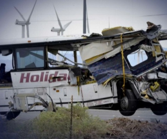 Replay Les 10 catastrophes qui ont marqué la planète - S3E4 - Accidents de bus