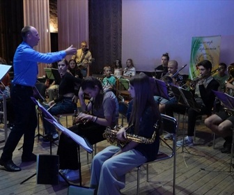 Replay Focus - Un orchestre dans la guerre : en Ukraine, les sons loin du front