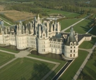 Replay Sur les routes mythiques de France - Sur La Route des Châteaux de la Loire avec Nicolas Vanier