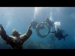 Replay Des plongeurs restaurent le monument italien du Christ des Abysses