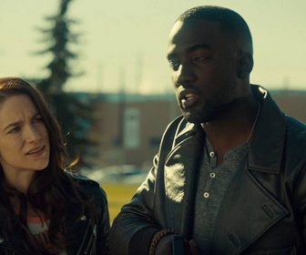 Replay Wynonna Earp - S1 E3 - Les Revenants