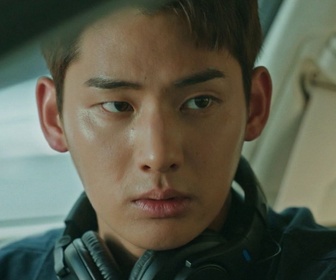 Replay Le Parfum du mensonge - S01 E06