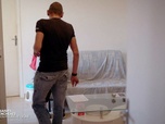 Replay Un jour, un doc - Les Français dans le rouge : Révélations sur le piège du crédit