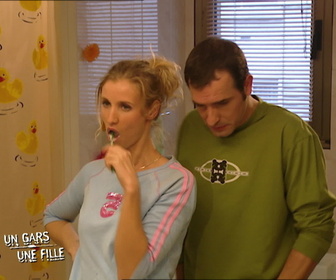 Replay Un gars, une fille - S4E34 - Dans la salle de bains (13)