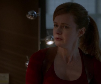 Replay Caïn - S05 E01 - Une seconde avant la mort