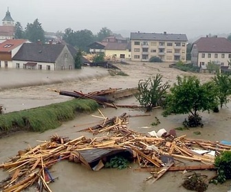 Replay Pluies et crues : comment affronter le changement climatique ? - ARTE Regards