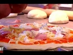 Replay Norbert commis d'office - Charles et sa pizza au fromage / Nadia et son couscous