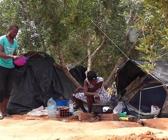 Replay L'Europe, derrière murs et barbelés - Tunisie : les migrants livrés à eux-mêmes