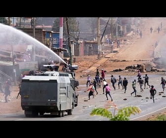 Replay La police kényane disperse les manifestants avec des gaz lacrymogènes à Nairobi