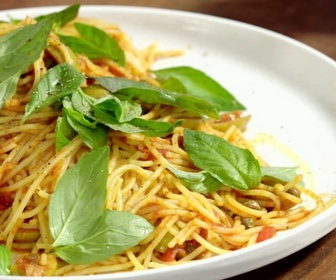 Replay Dans la cuisine de Matt Sinclair - S1 E32 - Spaghettis alla puttanesca