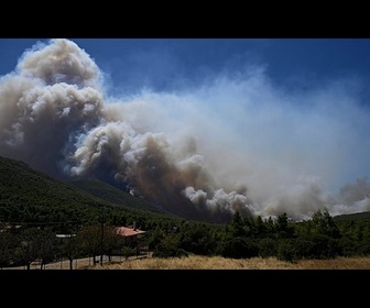 Replay Incendies en Europe : les feux continuent de se propager en Provence et en Grèce