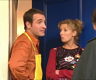 Replay Un gars, une fille - S3E68 - Répondent à la porte (4)