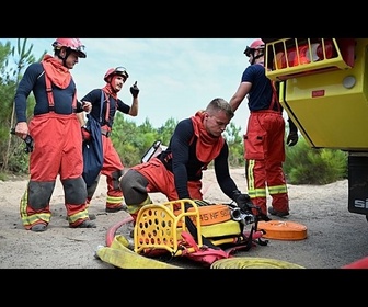Replay Un vaste incendie ravage un marché de Marseille près de la gare Saint-Charles