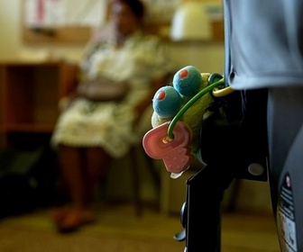 Replay France : la lutte contre les violences faites aux femmes menacée