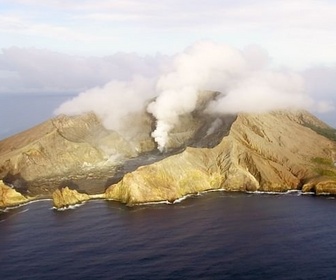 Replay Nouvelle-Zélande, lacs volcaniques en terre maorie - Des volcans et des hommes