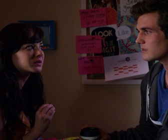 Replay Awkward - S5 E14 - Mais que s'est-il passé l'an dernier ?