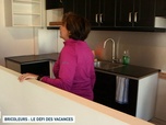 Replay Un jour, un doc week-end - Bricoleurs : le défi des vacances (2/2)