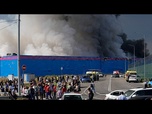 Replay Entrepôt en feu près de Saint-Pétersbourg, l'Ukraine vise des sites d'Ozon