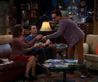 Replay The Big Bang Theory - S5E6 - Une mère envahissante