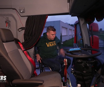 Replay Les routiers : profession chauffeur poids lourd - S2E18 - Jeremy et G&J