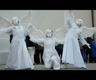 Replay Les fans olympiques découvrent le carnaval haut en couleurs de Cortina